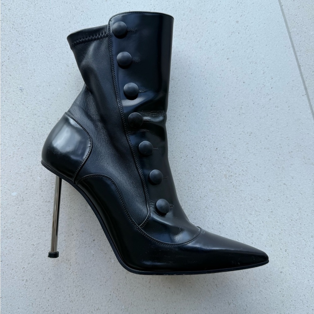 Elegant Black Stiletto Boots